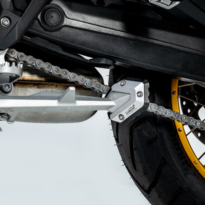 loboo-nakladka-na-stopke-boczna-do-bmw-f900gs-2024-1130302500111 LOBOO Nakładka na stopkę boczną, aluminiowa do BMW F900GS (2024-)
