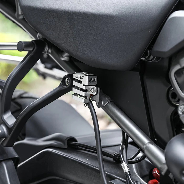 LOBOO Osłona zbiornika płynu hamulcowego tylnego HARLEY-DAVIDSON PAN AMERICA 1250 (2021-), srebrna