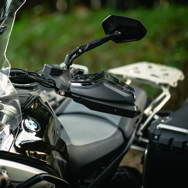 loboo-oslony-dloni-czarne-bmw LOBOO Osłony dłoni czarne BMW F750GS, F800GS, BMW F850GS, F900GS, R1200GS, R1250GS, R1300GS, Suzuki V-STROM 800DE 2024-