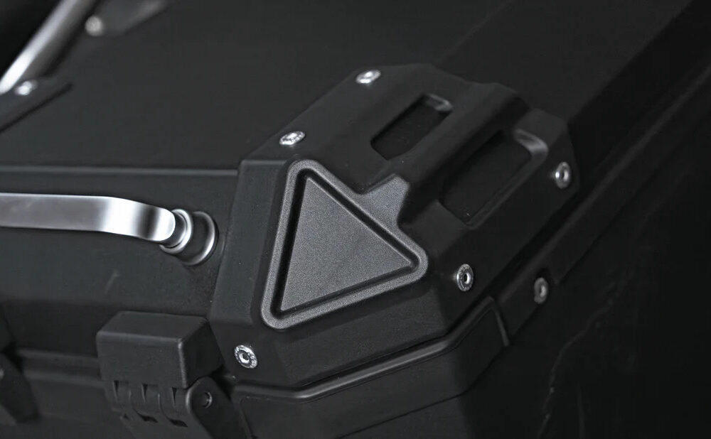 LOBOO PIKE Kufry boczne srebrne 37+37L, aluminium, 2 zamki, wodoodporne, wewnętrzna siatka/paski mocujące bagaż, 1 komplet - 2 s